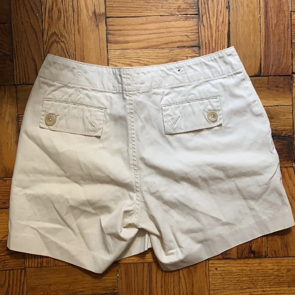 Banana republic cream shorts size: 4